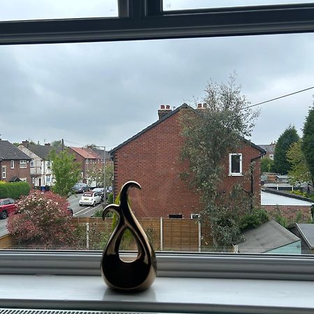 Quiet Double Bedroom With Garden View, Breakfast Hazel Grove 외부 사진