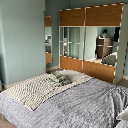 Quiet Double Bedroom With Garden View, Breakfast Hazel Grove 외부 사진