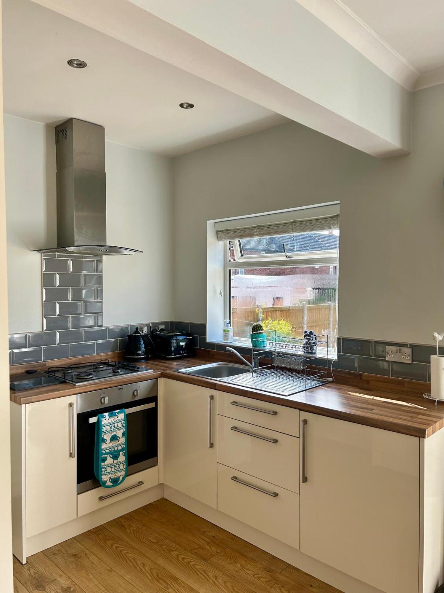 Quiet Double Bedroom With Garden View, Breakfast Hazel Grove 외부 사진