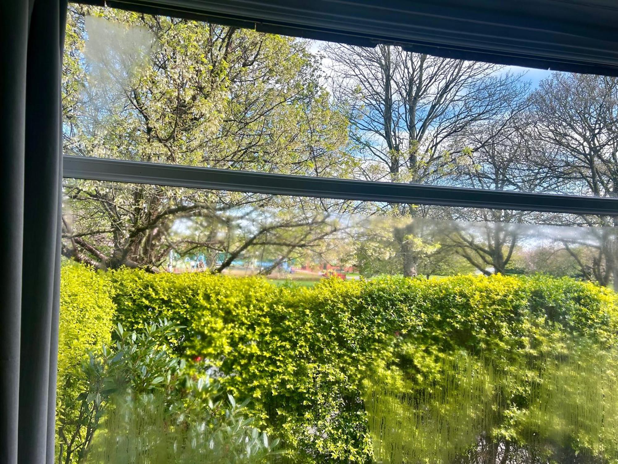 Quiet Double Bedroom With Garden View, Breakfast Hazel Grove 외부 사진